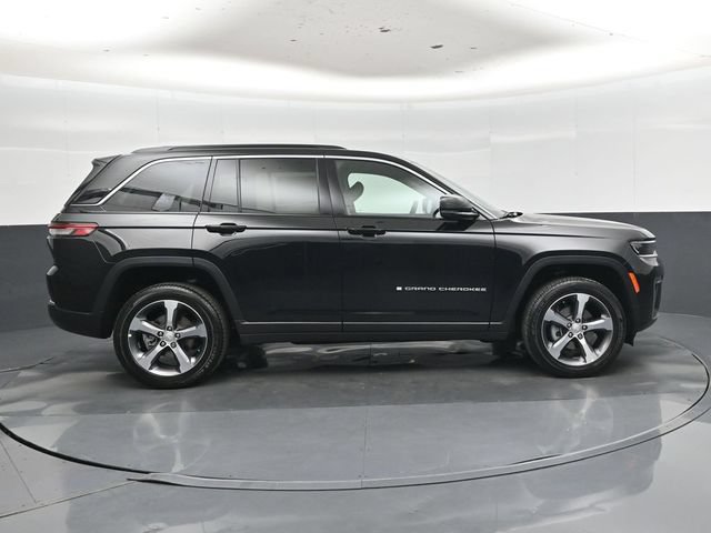 New 2026 Jeep Grand Cherokee Limited AWD/4WD image 2
