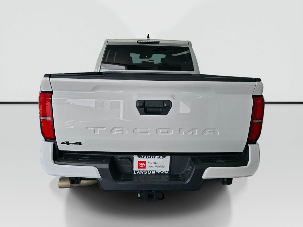 Used 2024 Toyota Tacoma TRD Off-Road AWD/4WD image 4