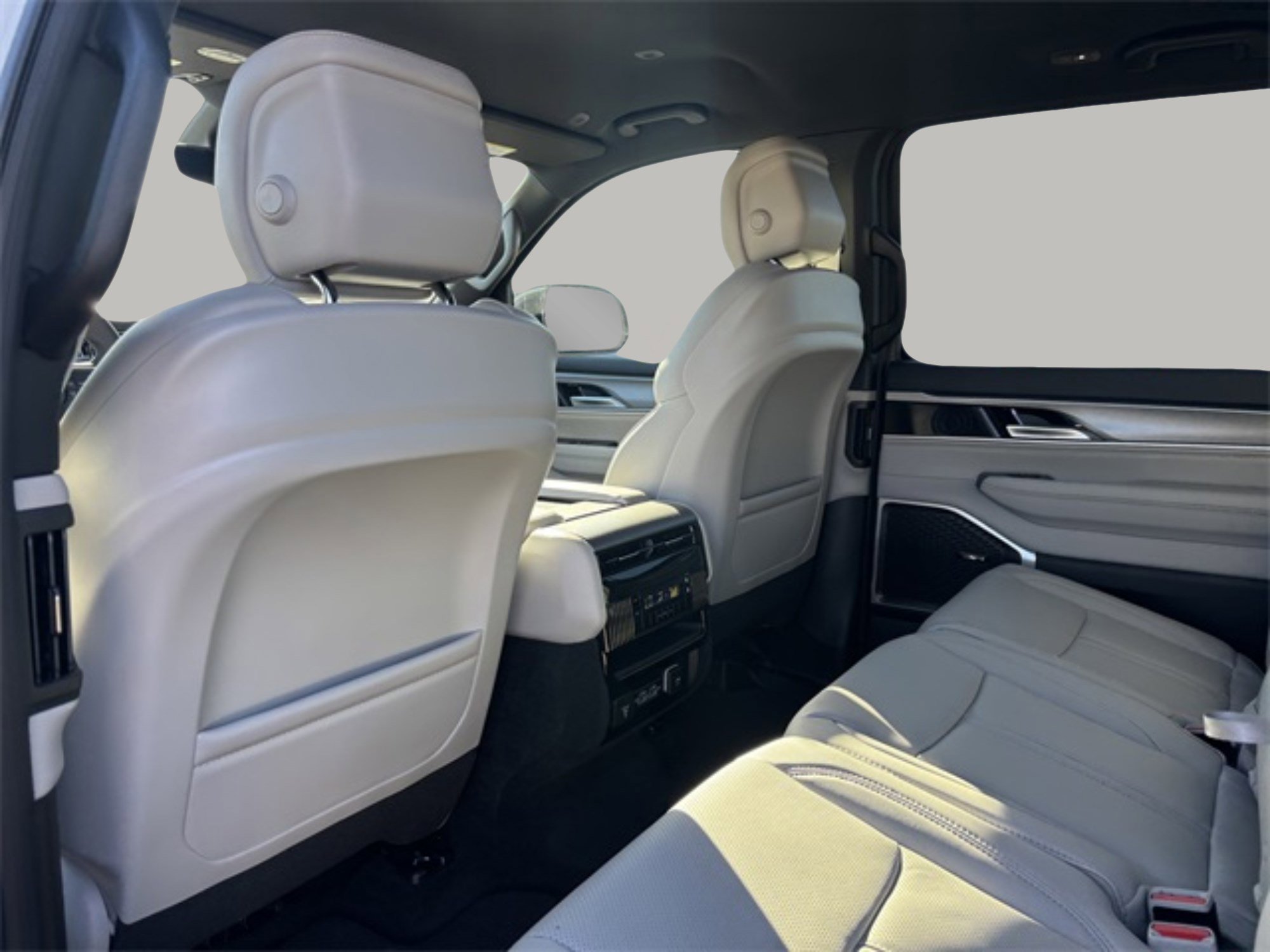 New 2025 Jeep Wagoneer L 2WD image 24