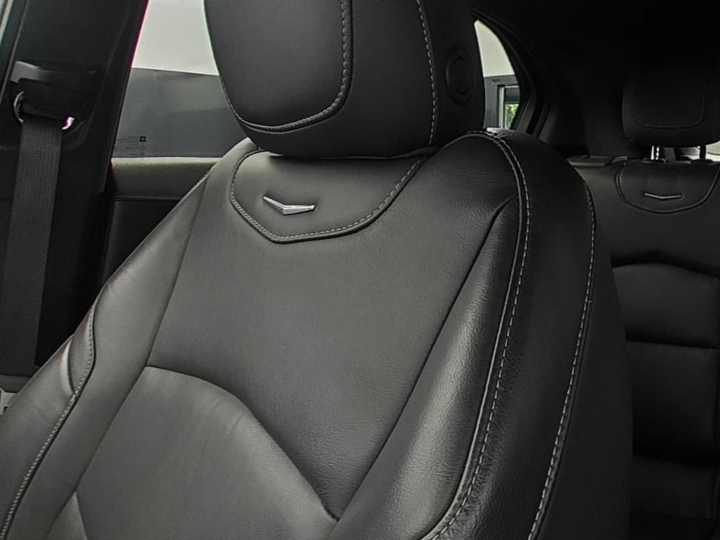 Used 2024 Cadillac XT4 Premium Luxury FWD image 9