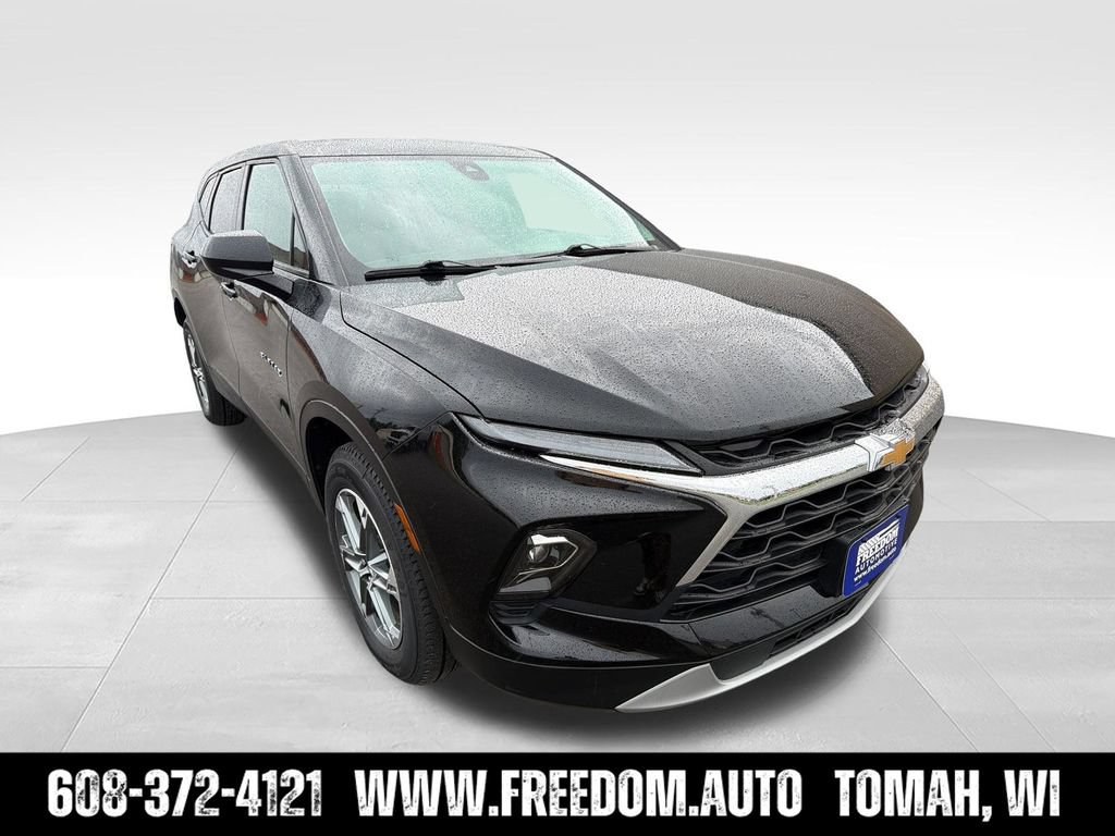 Used 2025 Chevrolet Blazer LT AWD/4WD image 9