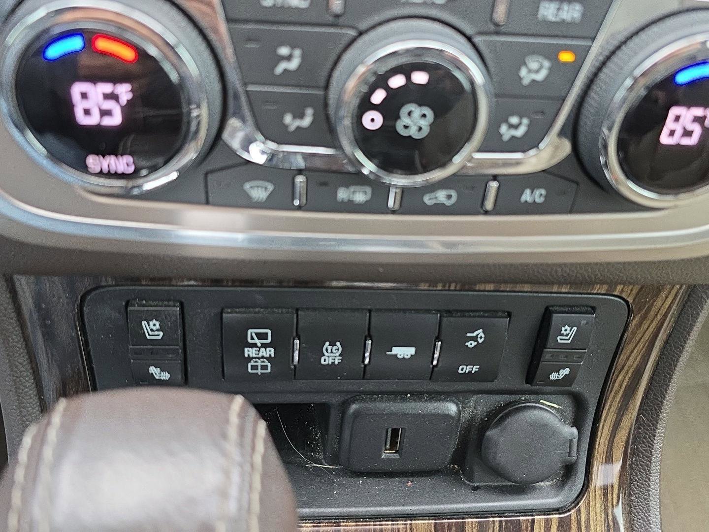 Used 2016 GMC Acadia Denali image 28