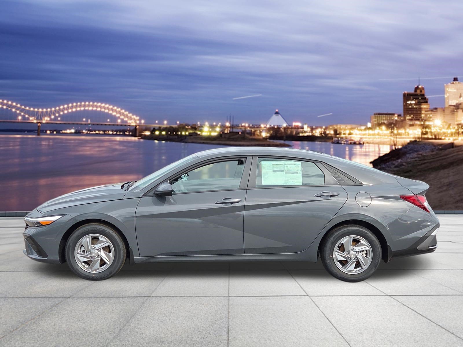 New 2026 Hyundai Elantra SE FWD image 2