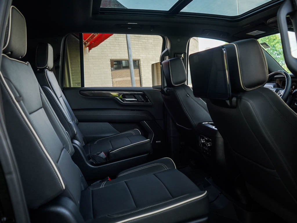 New 2026 GMC Yukon XL Elevation w/ Elevation Premium Package AWD/4WD image 13