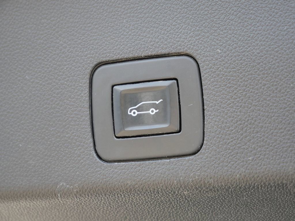 Used 2023 Buick Encore GX Select AWD/4WD image 24