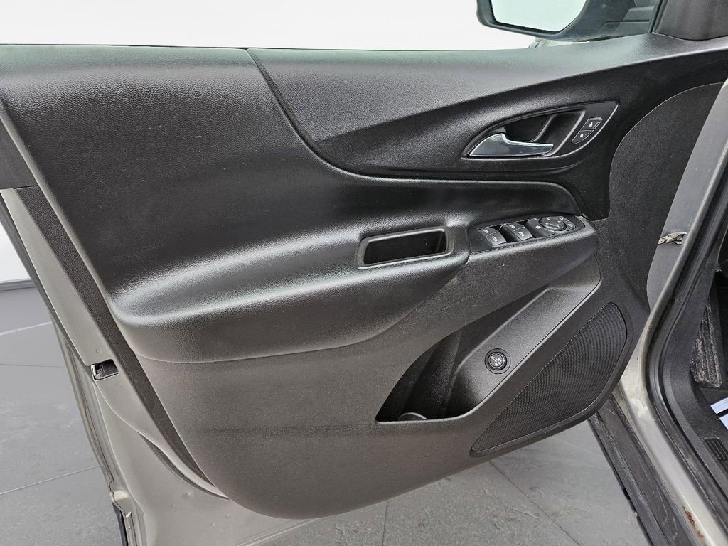 Used 2018 Chevrolet Equinox LT w/ Sun & Infotainment Package image 21