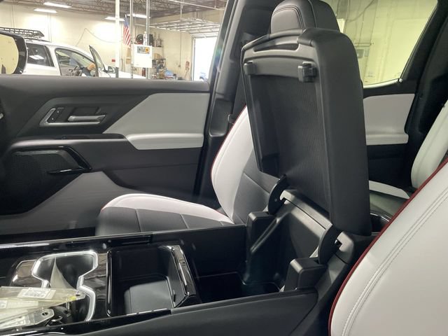 New 2026 Chevrolet Silverado EV 4x4 Crew Cab image 21