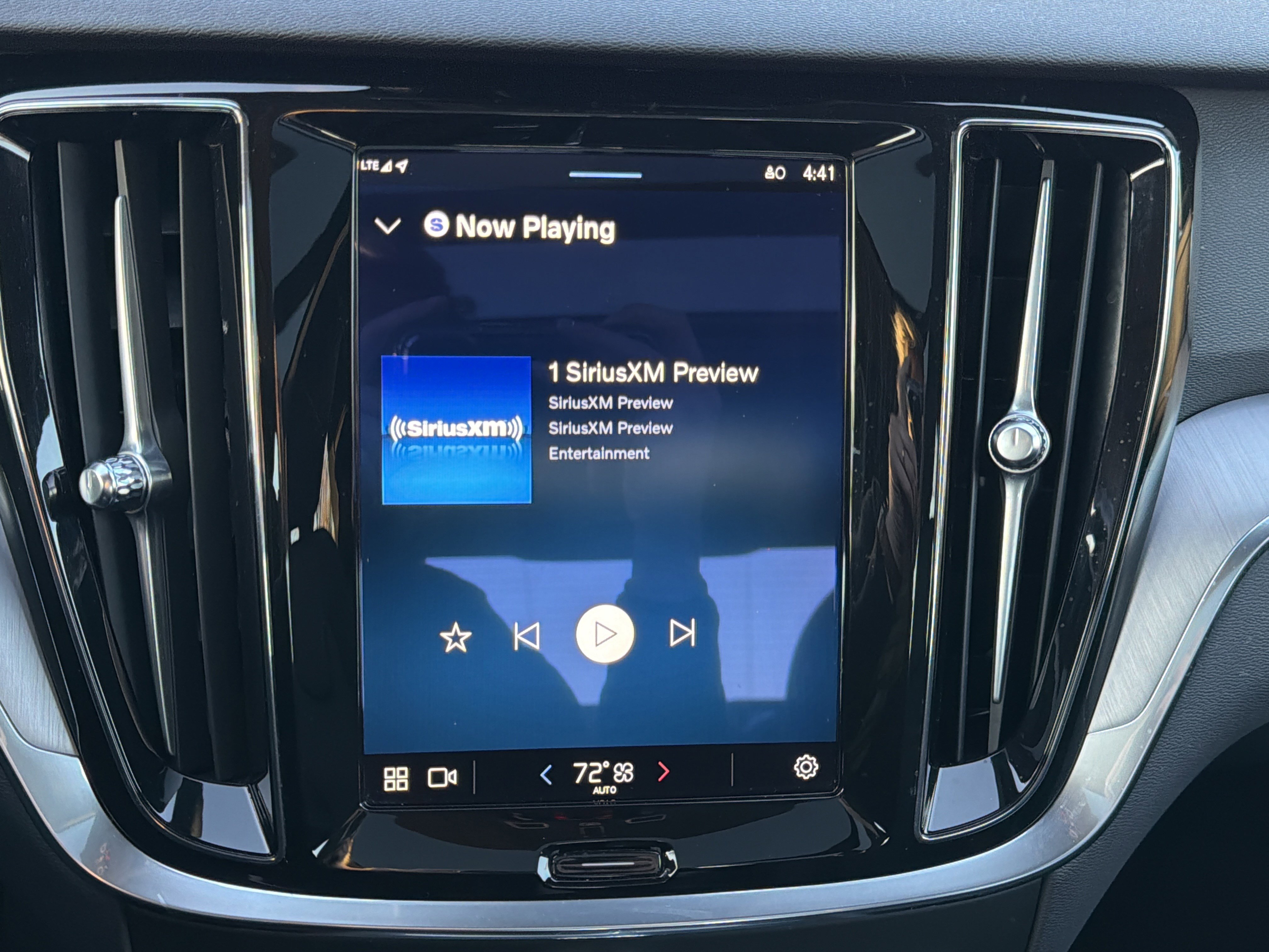 Certified 2024 Volvo S60 B5 Core image 23