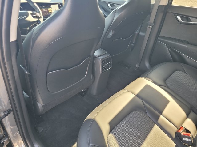 Used 2026 Kia Niro Wind FWD image 12