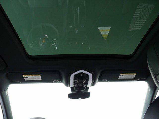 Certified 2026 Porsche Macan AWD/4WD image 24