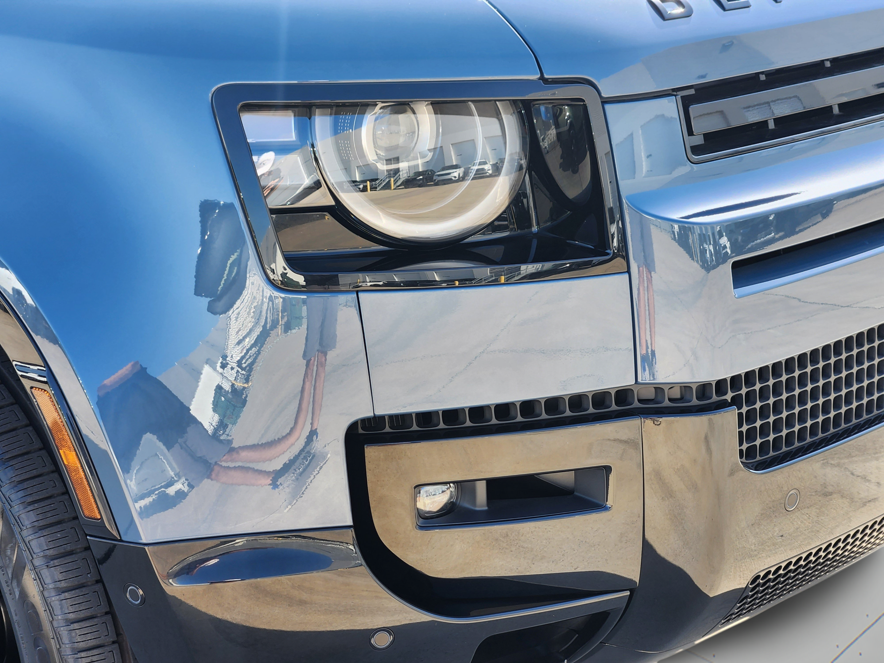 New 2026 Land Rover Defender 110 X-Dynamic SE AWD/4WD image 8