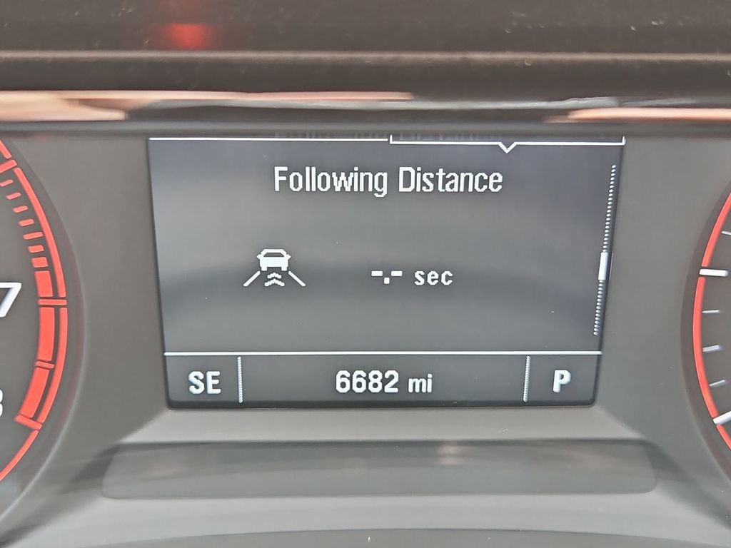 Certified 2025 Chevrolet Trax RS w/ Sunroof Package image 12