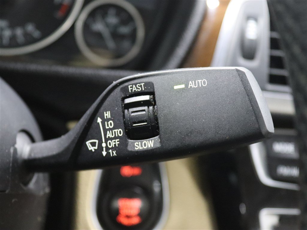 Used 2018 BMW 320i xDrive Sedan AWD/4WD image 33