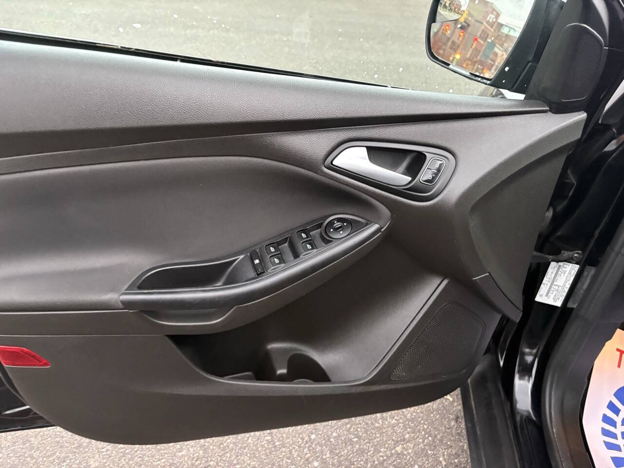 Used 2016 Ford Focus SE FWD image 22
