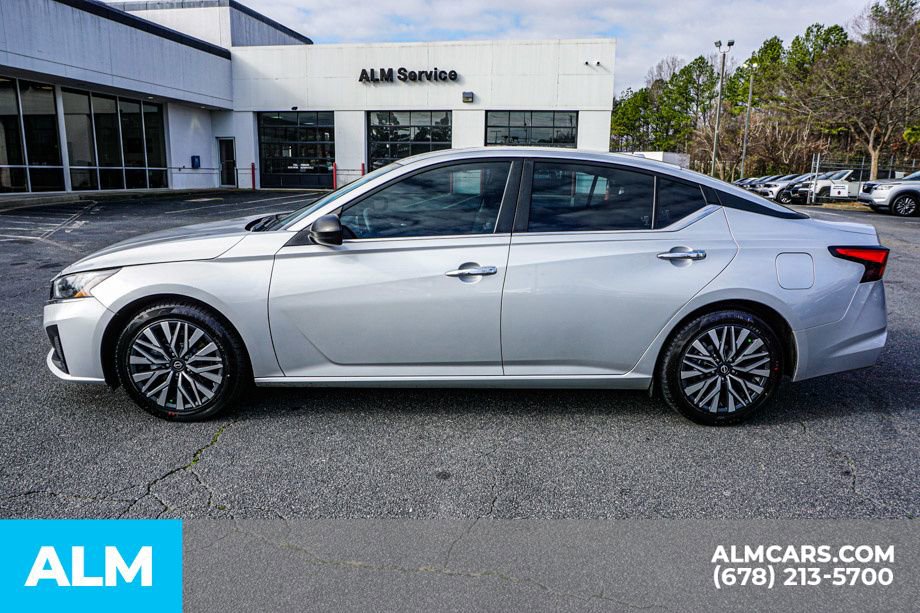 Used 2024 Nissan Altima 2.5 SV image 7