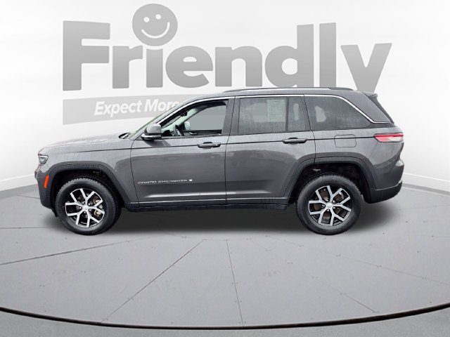 Used 2023 Jeep Grand Cherokee Limited AWD/4WD image 8