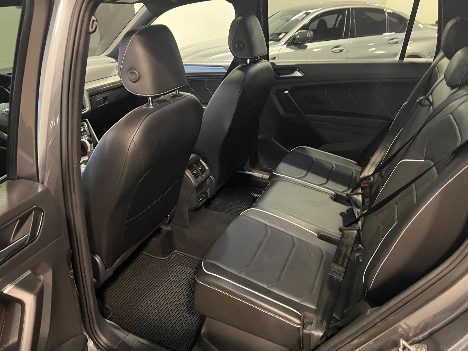 Used 2022 Volkswagen Tiguan SEL R-Line image 28