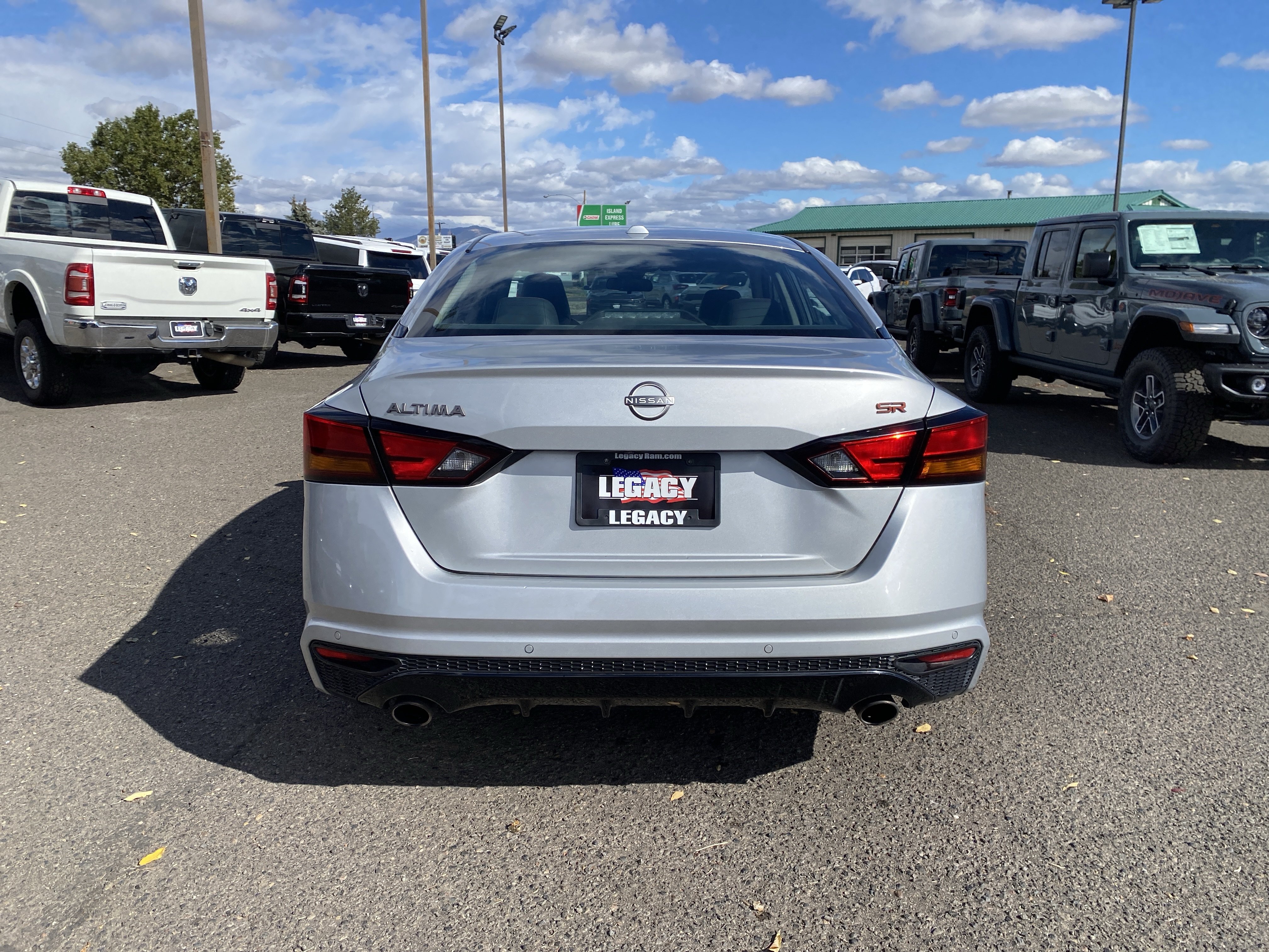 Used 2024 Nissan Altima 2.5 SR FWD image 4