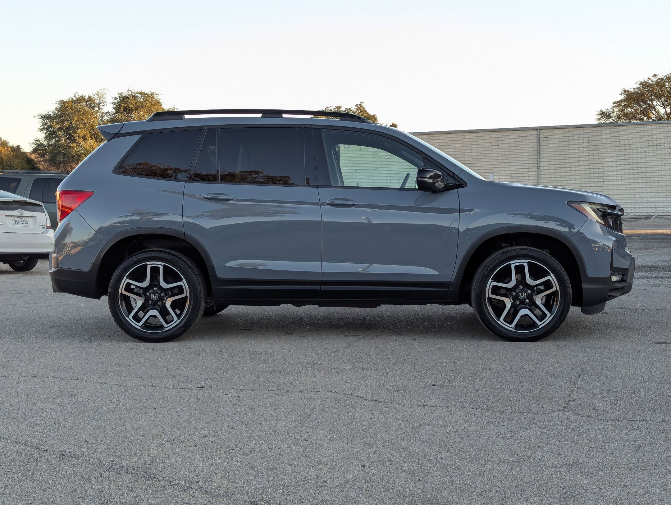 Used 2022 Honda Passport Elite image 3