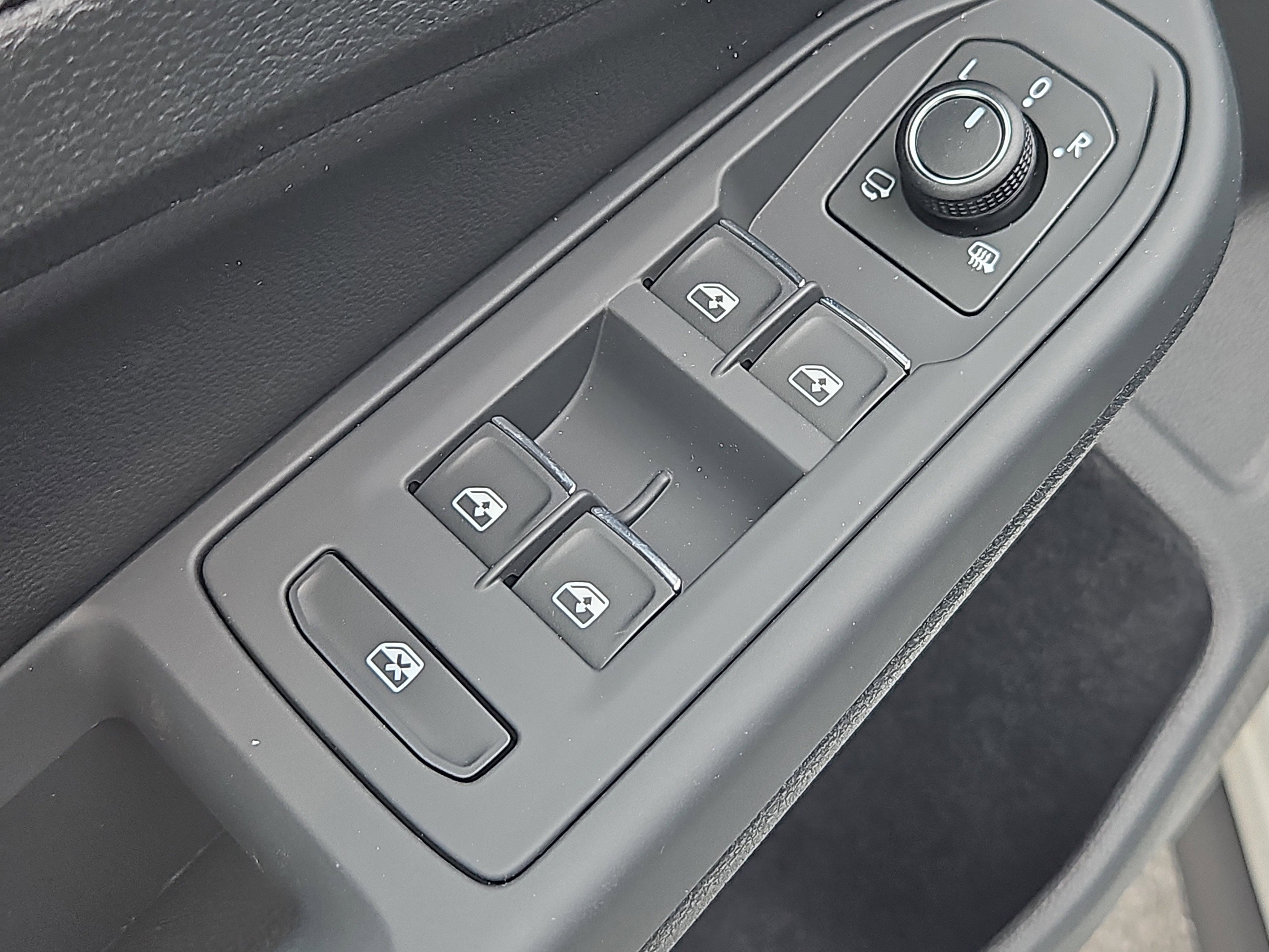 New 2025 Volkswagen GTI SE image 6