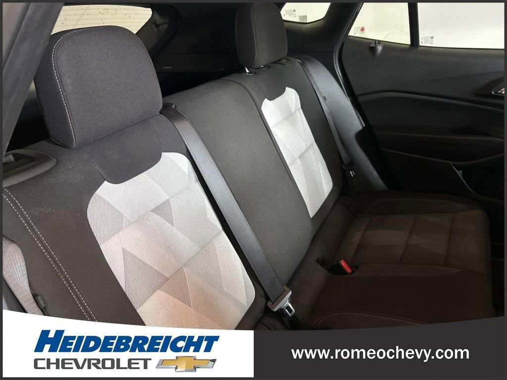 Used 2024 Chevrolet Trax RS w/ Driver Confidence Package image 32