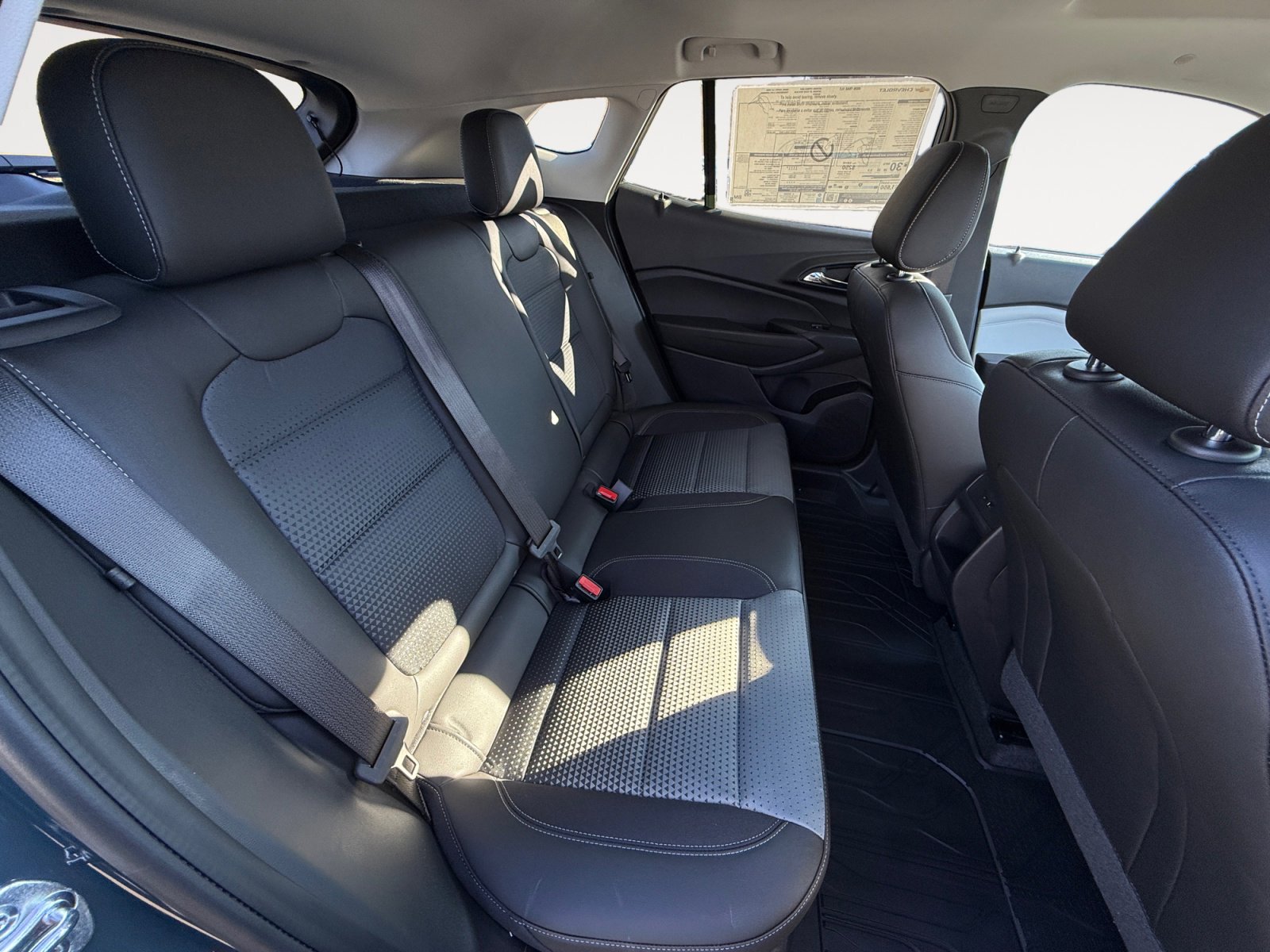 New 2026 Chevrolet Trax LT w/ Sunroof Package image 18