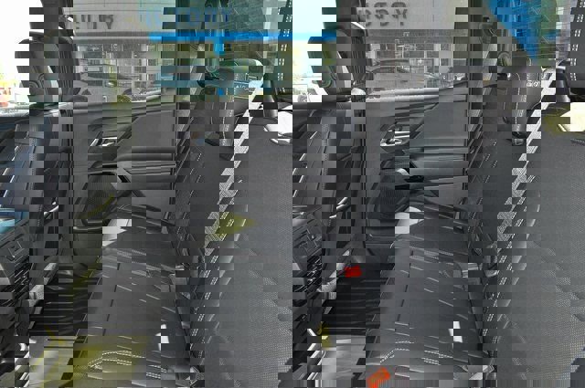 New 2025 Chevrolet Silverado EV LT image 13