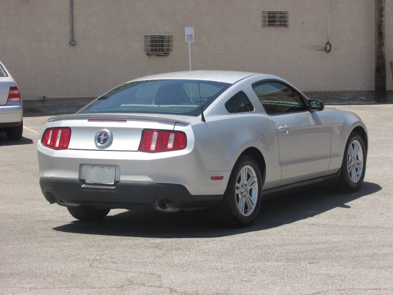 Used 2012 Ford Mustang Coupe RWD image 7