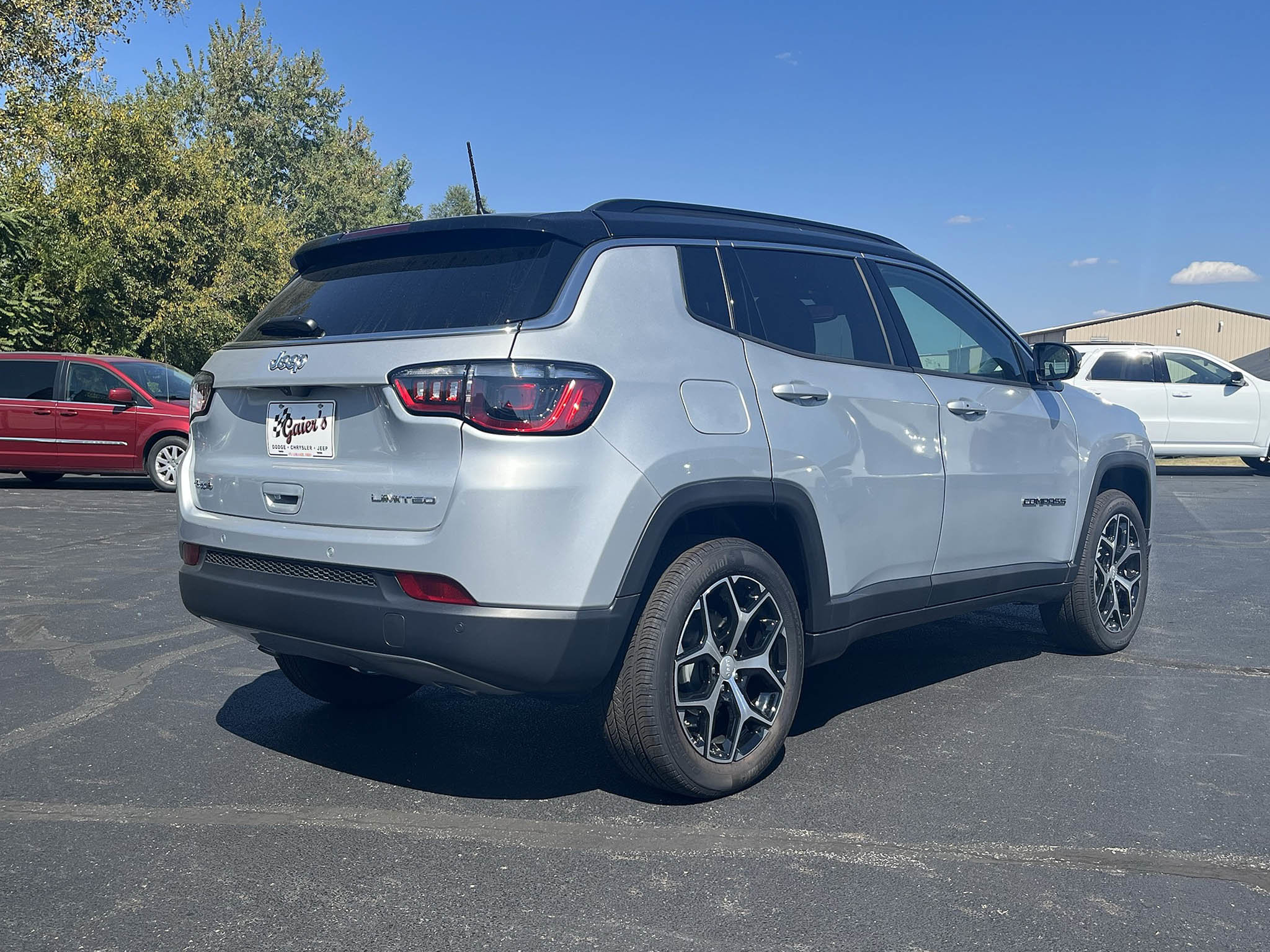 New 2024 Jeep Compass Limited w/ Sun and Sound Group image 8