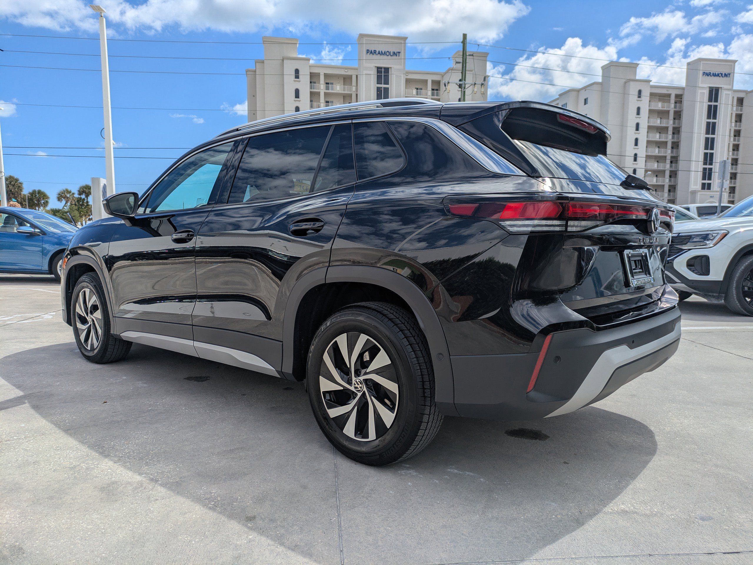 Used 2025 Volkswagen Tiguan S FWD image 6