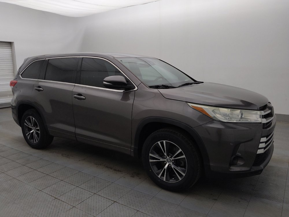 Used 2017 Toyota Highlander LE image 11