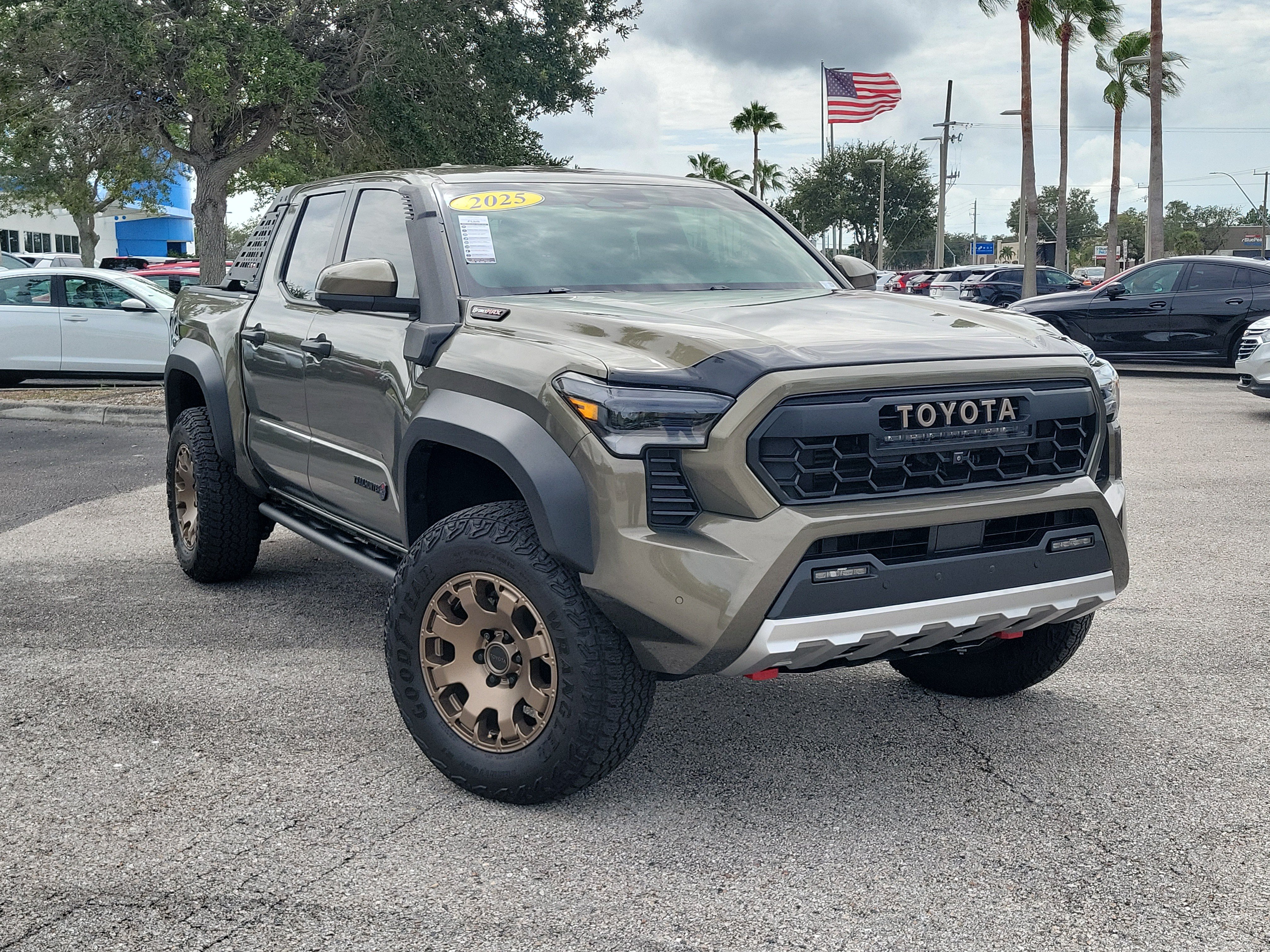 Used 2025 Toyota Tacoma 4x4 Double Cab Hybrid image 1