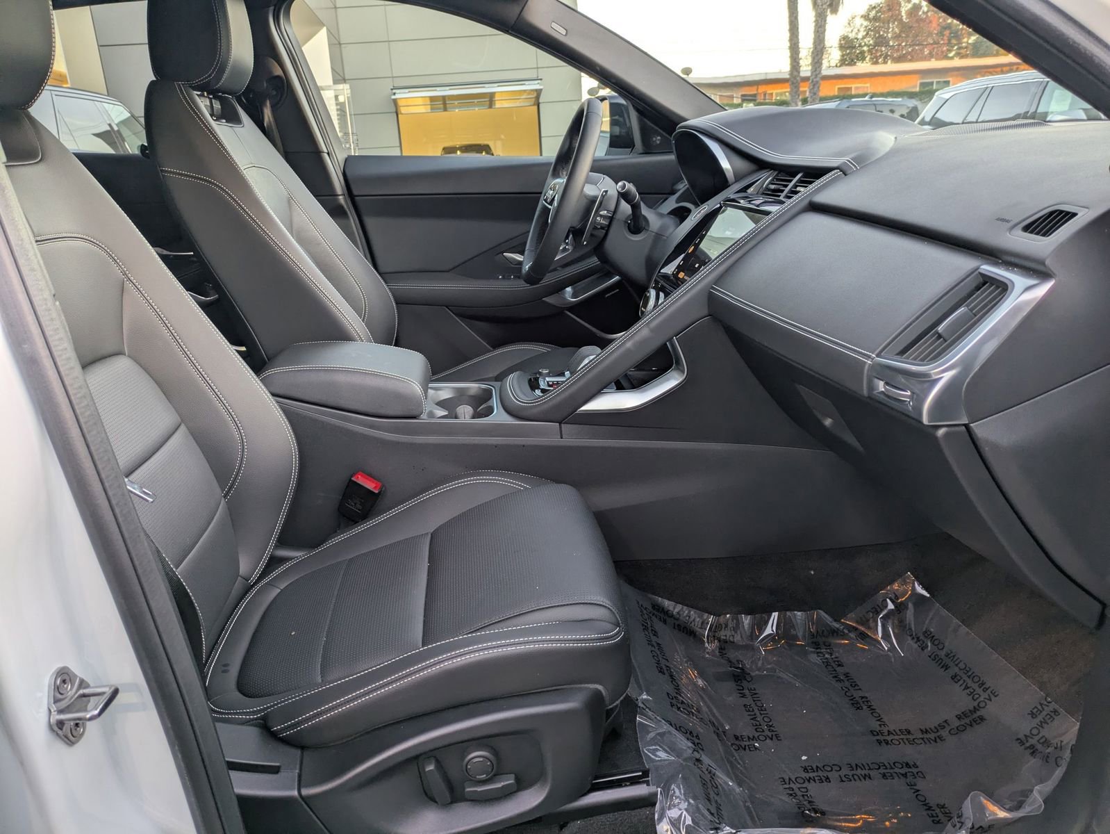 Used 2024 Jaguar E-PACE R-Dynamic SE image 20