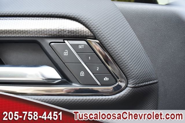 Used 2025 Chevrolet Silverado 2500 ZR2 w/ Technology Package image 19