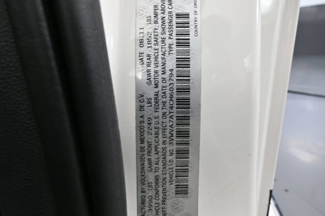 Used 2012 Volkswagen Beetle 2.0T FWD image 31