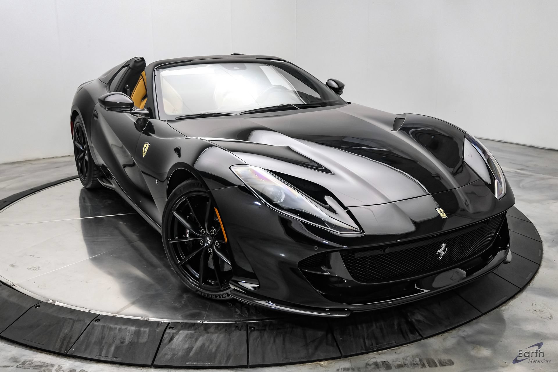 Used 2022 Ferrari 812 GTS RWD image 32