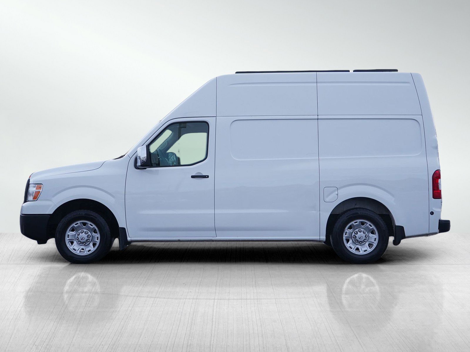 Used 2021 Nissan NV 2500 SV w/ Navigation Package image 4