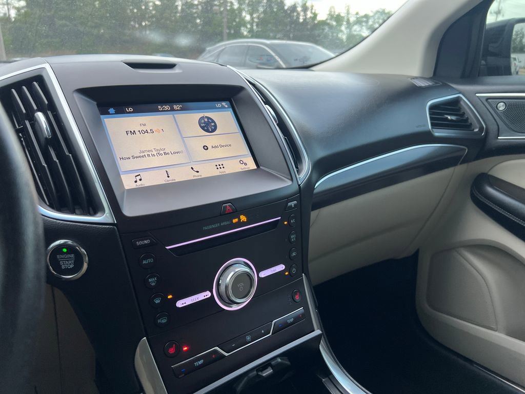 Used 2019 Ford Edge Titanium image 16