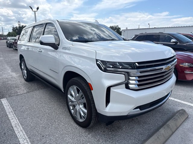 Used 2022 Chevrolet Suburban High Country RWD image 1