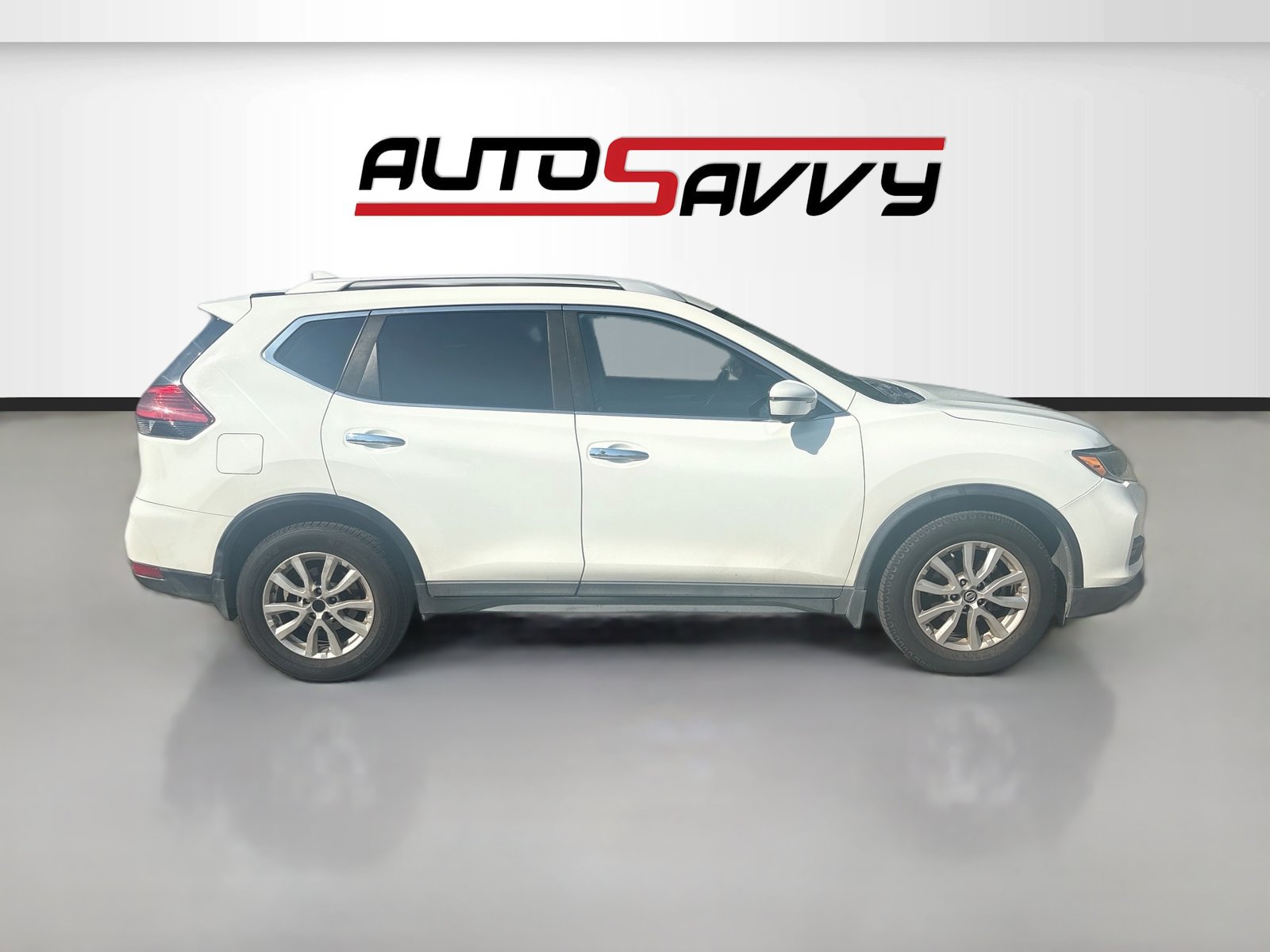Used 2017 Nissan Rogue SV w/ SV Premium Package FWD image 8