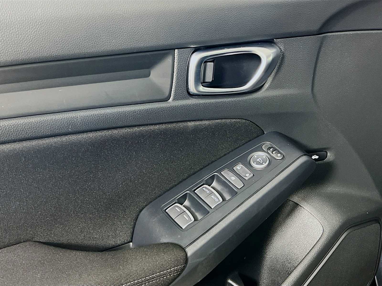 Used 2025 Honda Civic Sport image 17