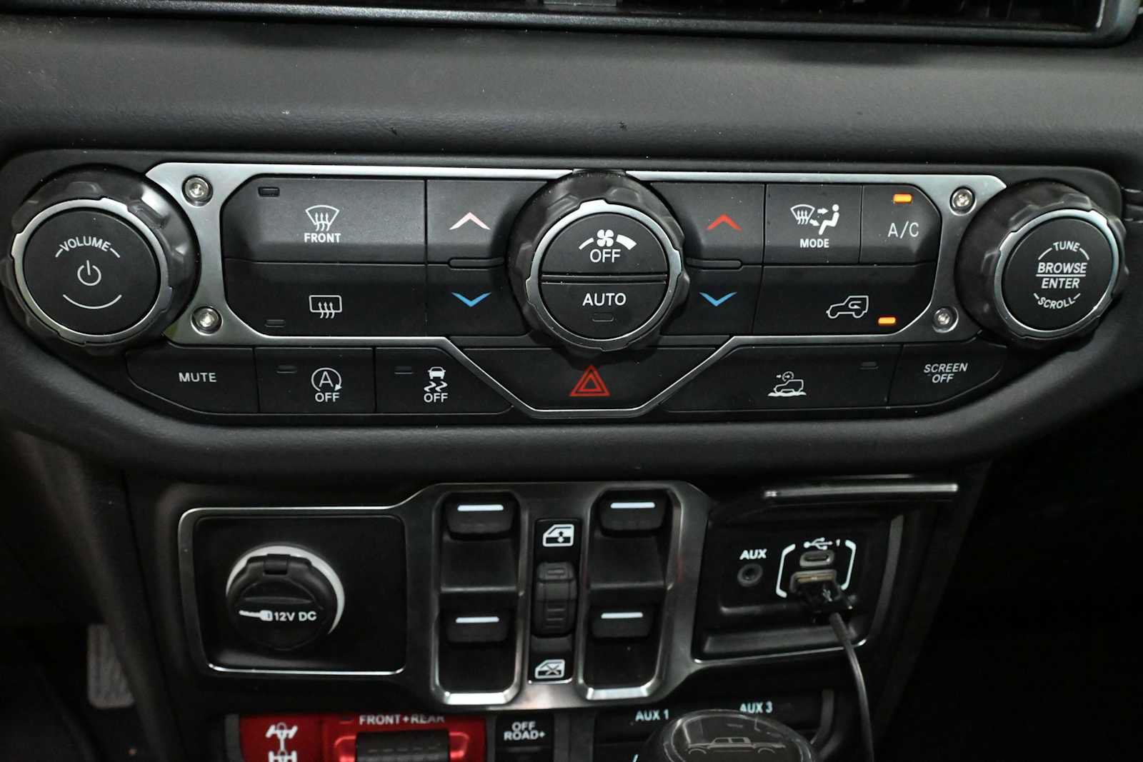 Used 2026 Jeep Gladiator Rubicon AWD/4WD image 16