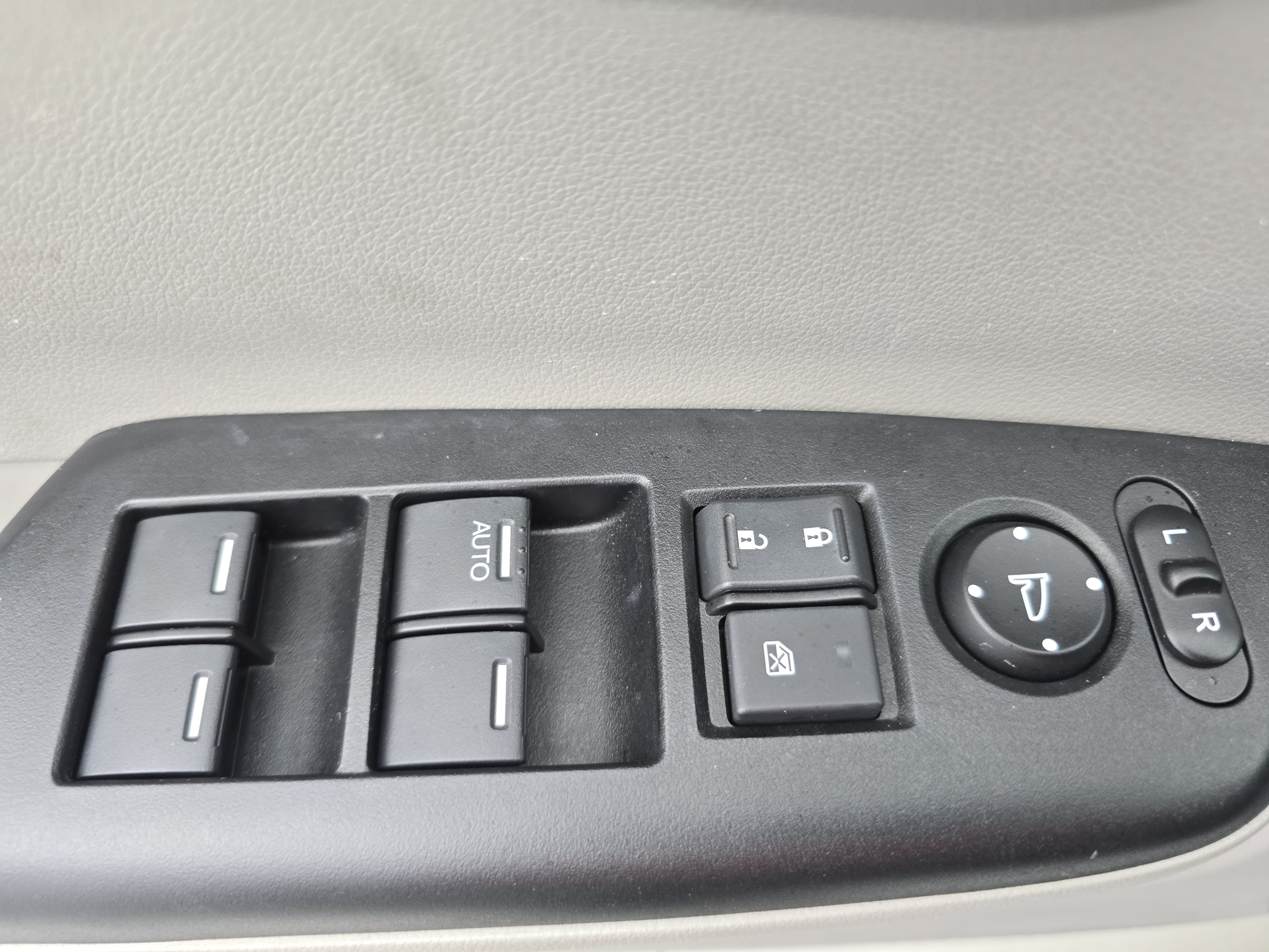 Used 2015 Honda Civic EX-L image 26