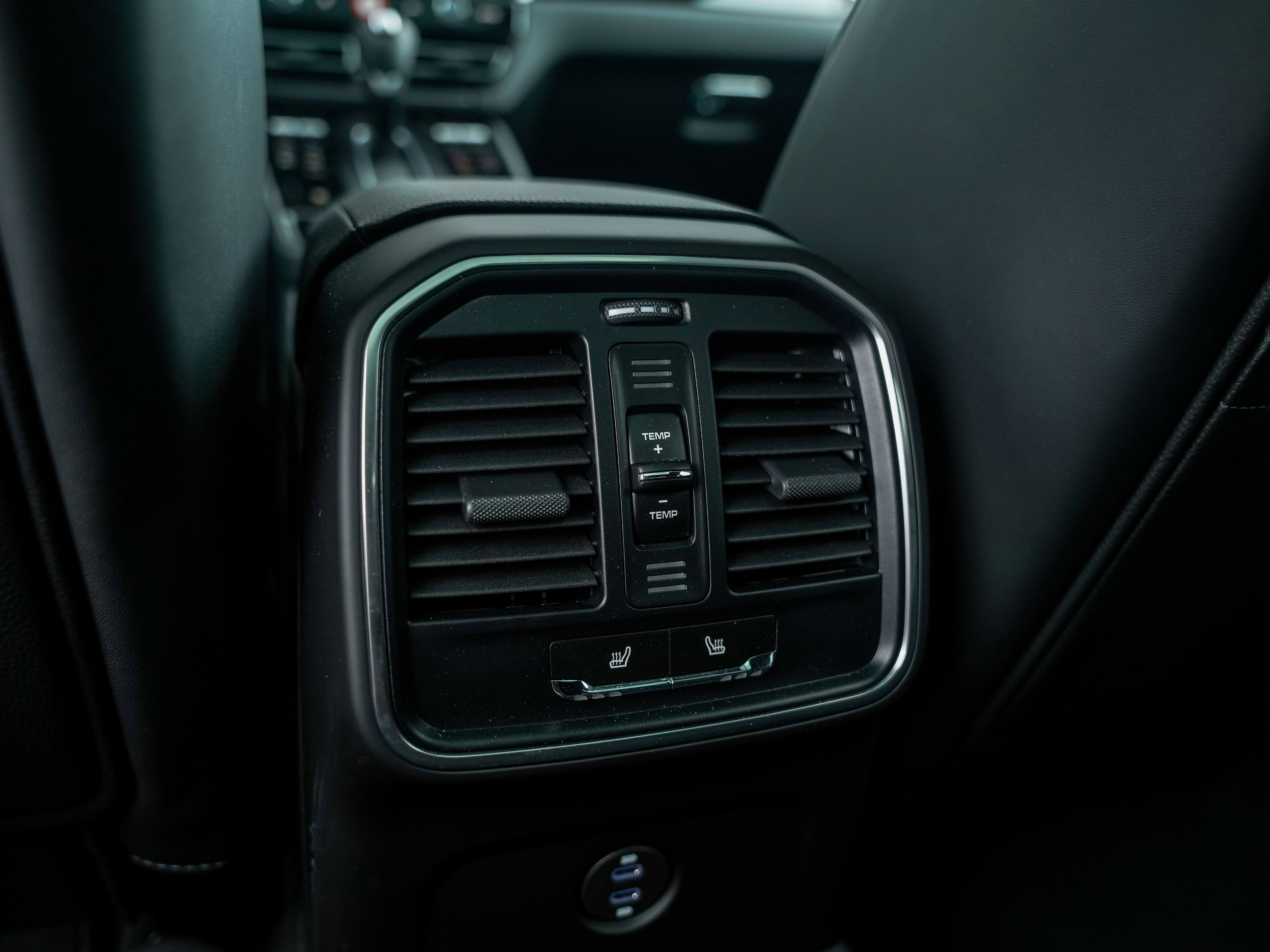 New 2025 Porsche Macan image 26