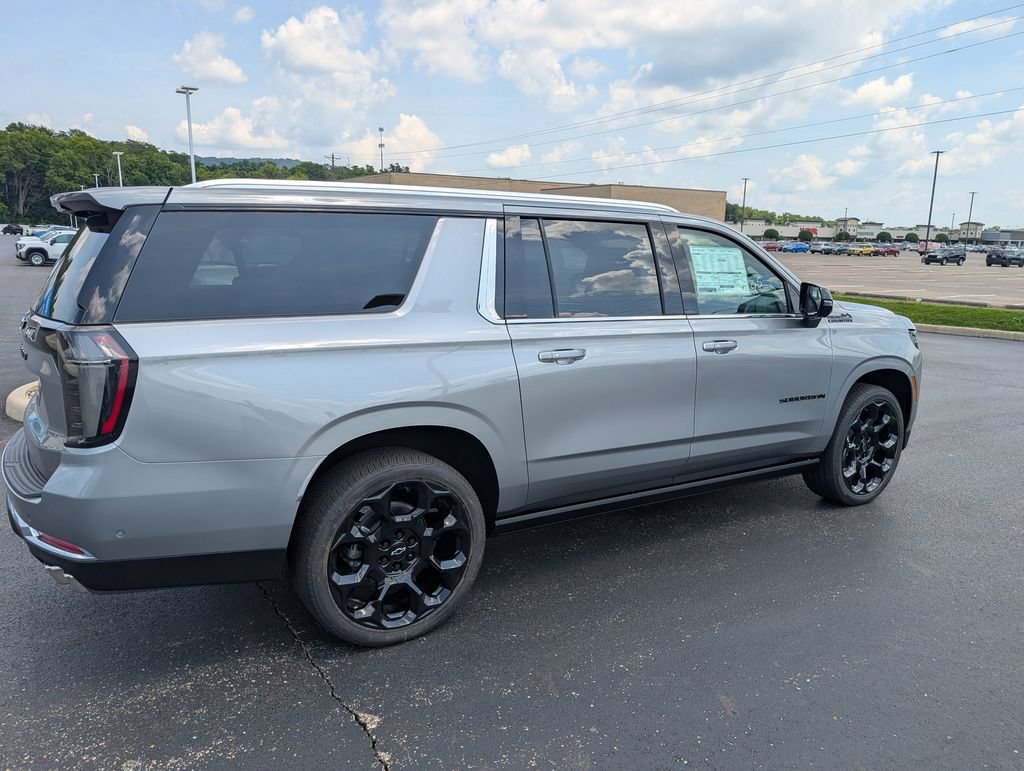 New 2026 Chevrolet Suburban High Country AWD/4WD image 9