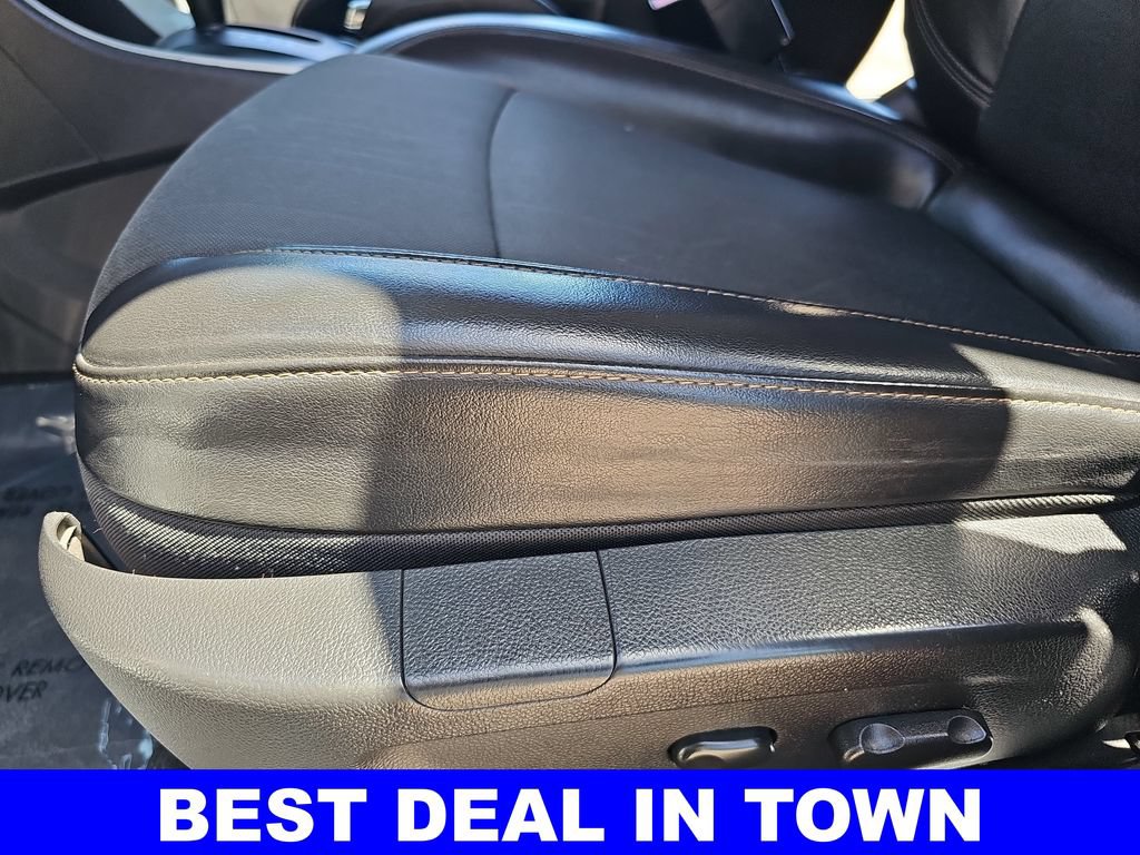 Used 2022 Chevrolet Trax LT w/ Driver Confidence Package AWD/4WD image 26