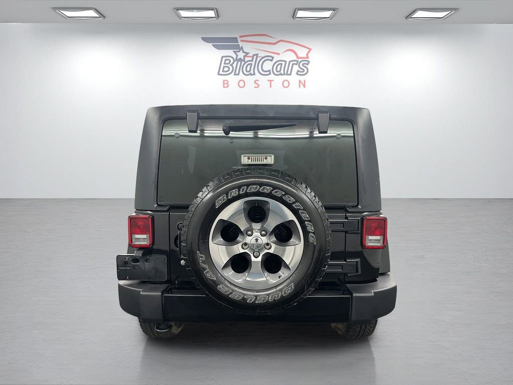 Used 2017 Jeep Wrangler Unlimited Sahara w/ Connectivity Group image 5