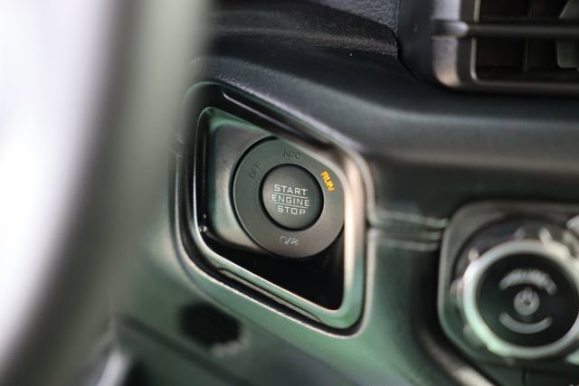 Used 2024 Jeep Wrangler Sahara image 19