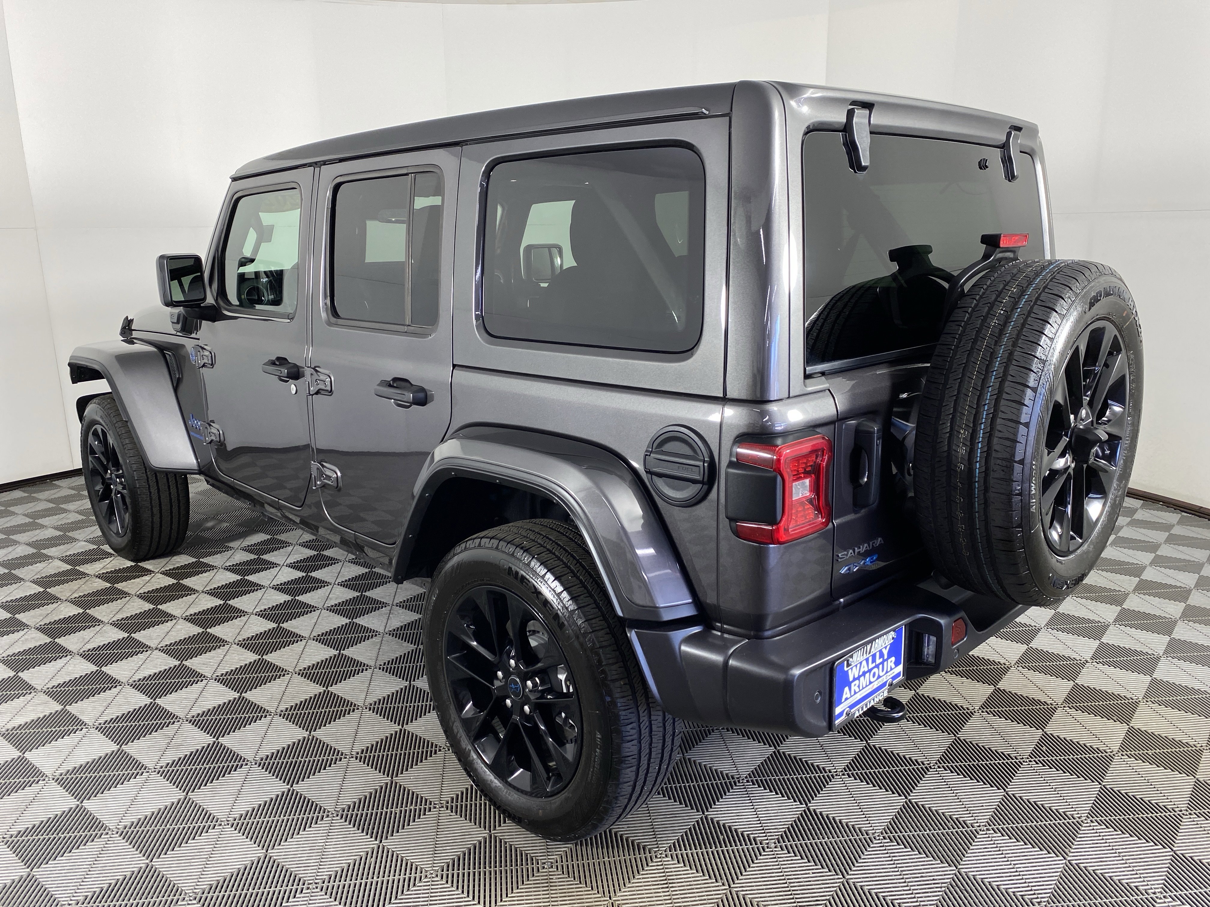 Used 2025 Jeep Wrangler Sahara w/ Safety Group image 10