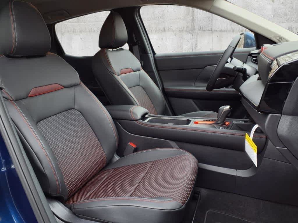 New 2025 Nissan Kicks SR image 4